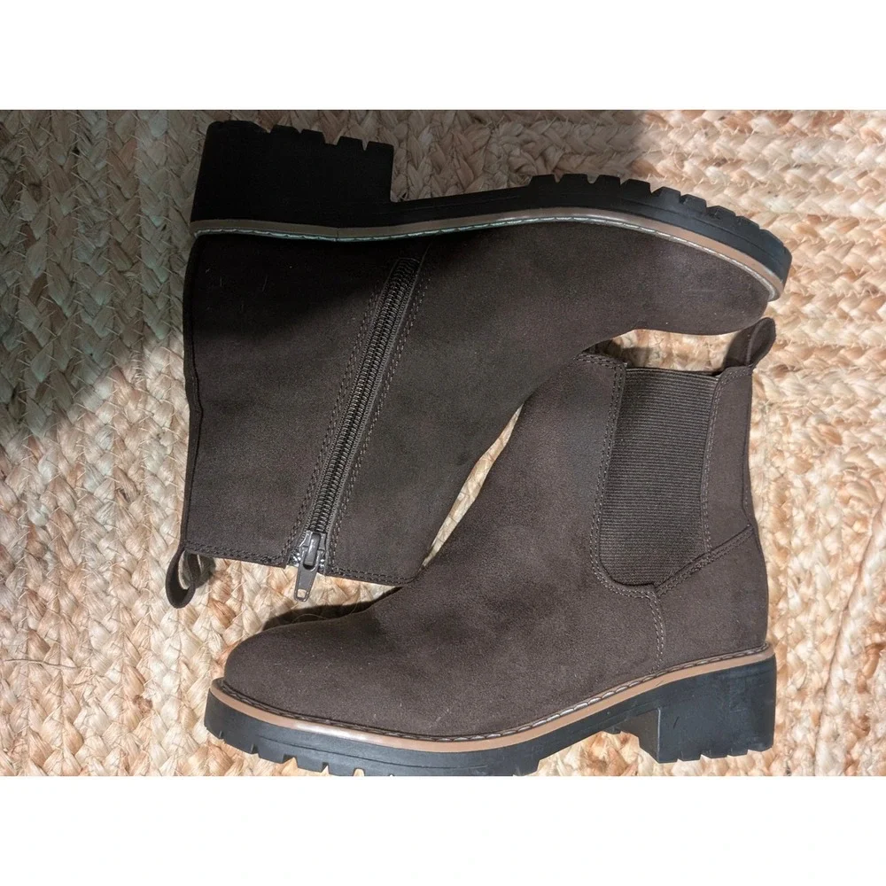 Kensie Kayla B Dark Brown Faux Suede Lug Sole Ankle Boots Women's 6M